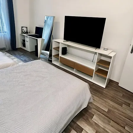 Apartment Bright And Cozy 40 M At 7